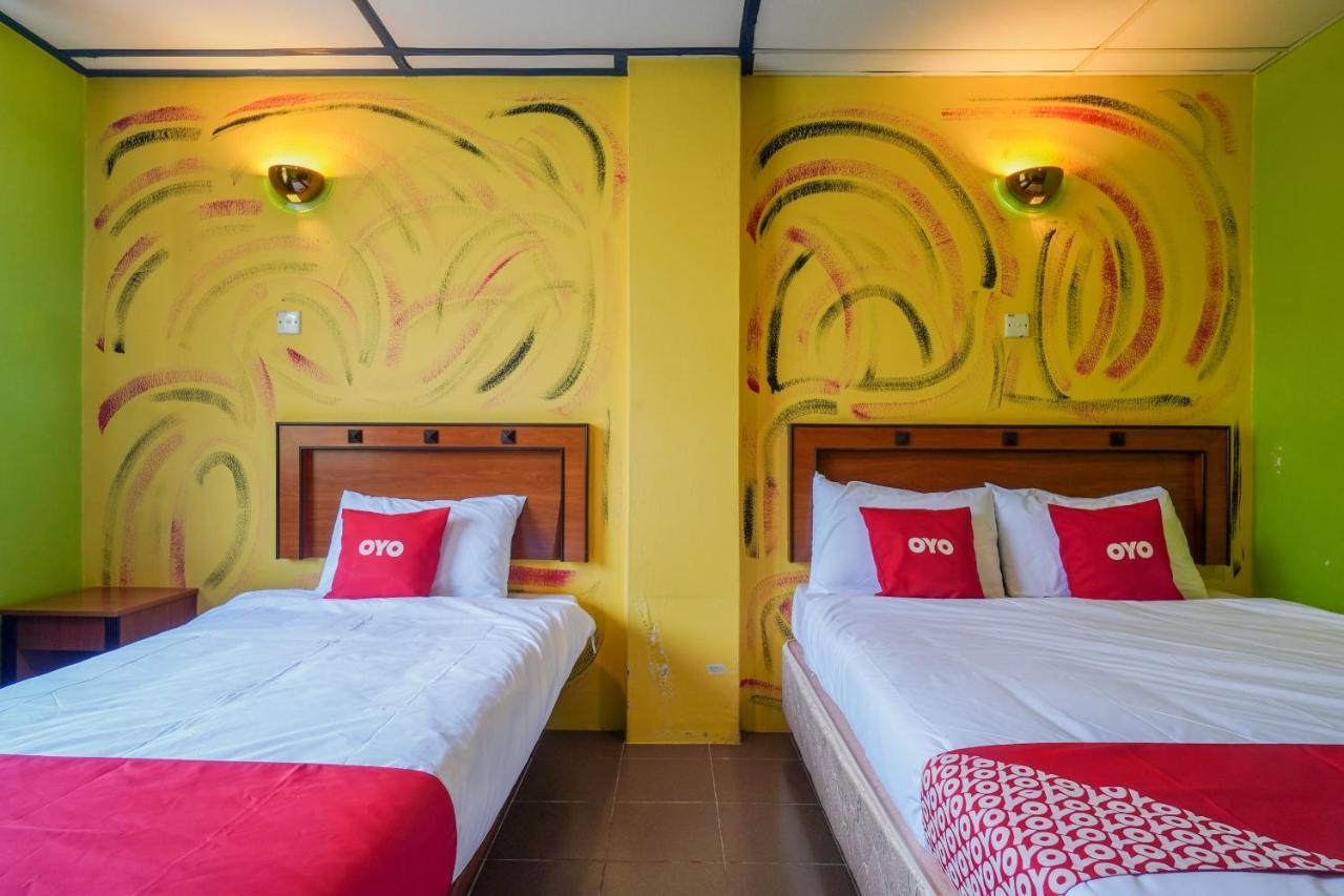 OYO 44101 Hotel DJ Palace Lumut Exterior foto